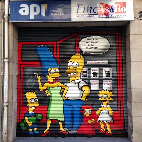 Graffiti en Persiana de Inmoviliaria de Los Simpsons